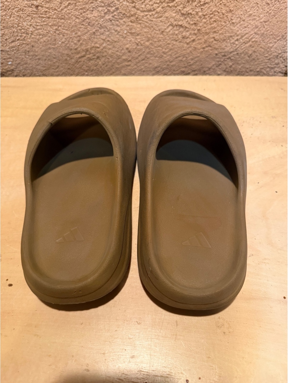 Yeezy Slides - Picture 4 of 4
